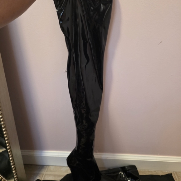 Saint Laurent Black Patent Leather Over-the-Knee Stiletto Boots - Picture 3 of 12